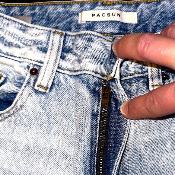 PACSUN LIGHT INDIGO 90’S BOYFRIEND JEANS - Picture 4 of 7